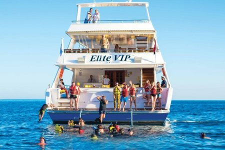 Elite (VIP-boat ride) entertainment in Hurghada