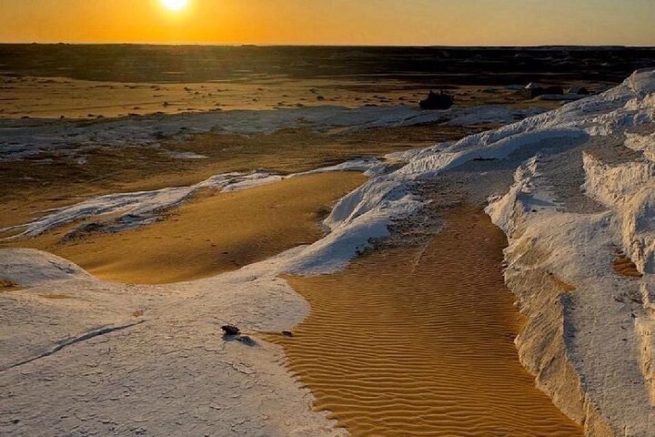 White Desert & Black Desert 2-Day Private Tour with Camping