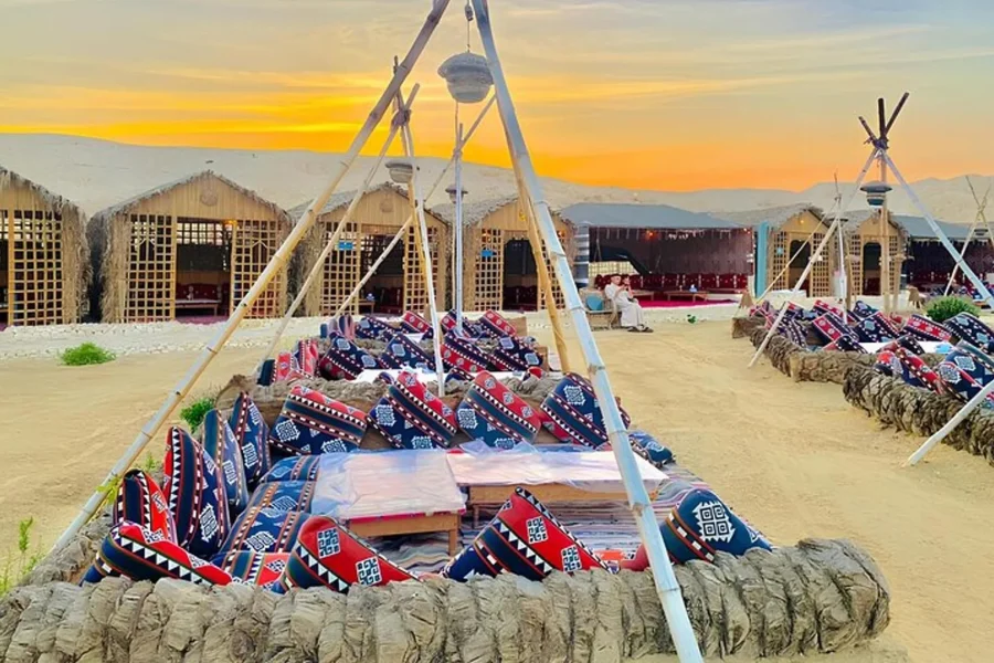 Bedouin dinner and fire show in the Giza desert